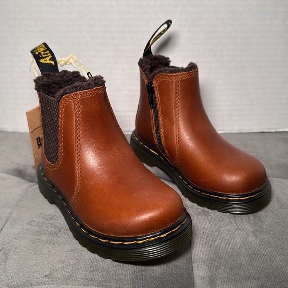 Dr. Martens 2976 Leonore Brown Chelsea Boots Little Kid/Toddler Size 7 - Picture 4 of 14